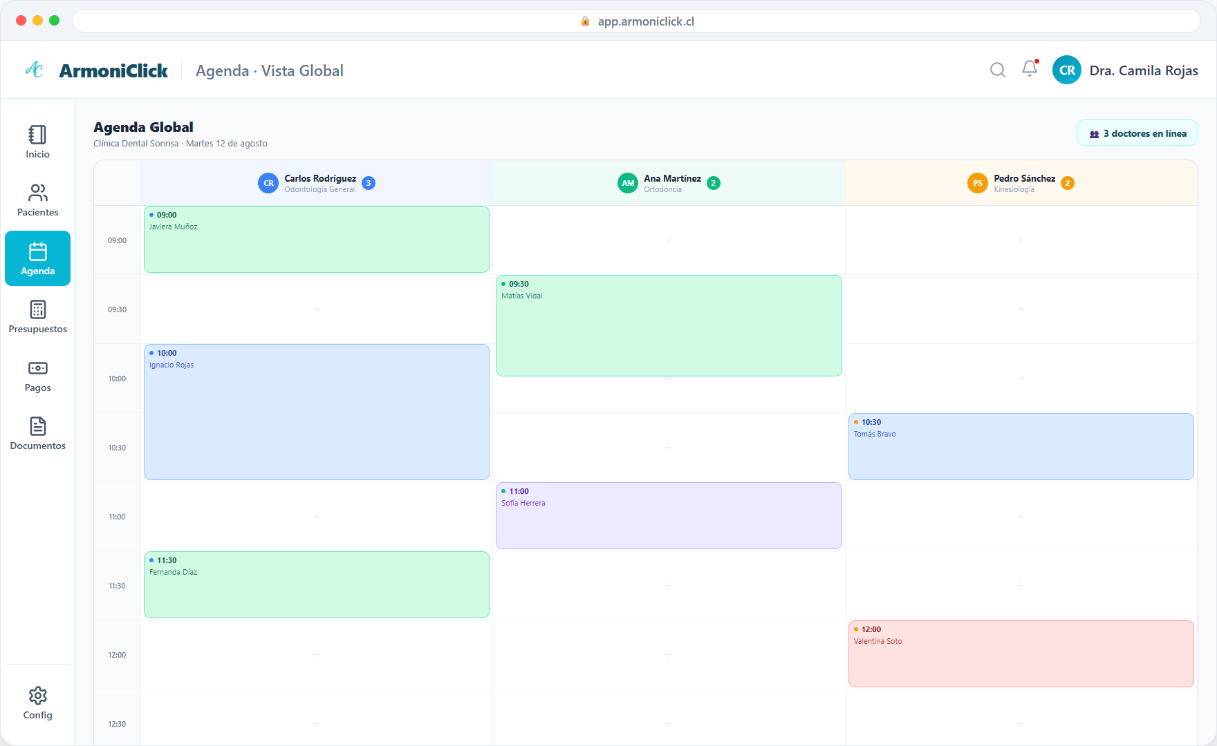 Agenda global de la clínica con columnas por doctor, cada una con su color y sus citas del día